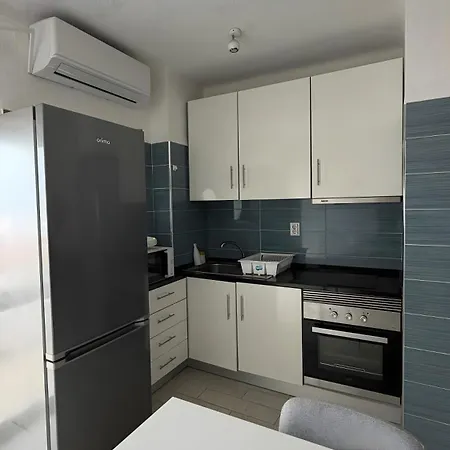 Cozy In Montechoro Apartment